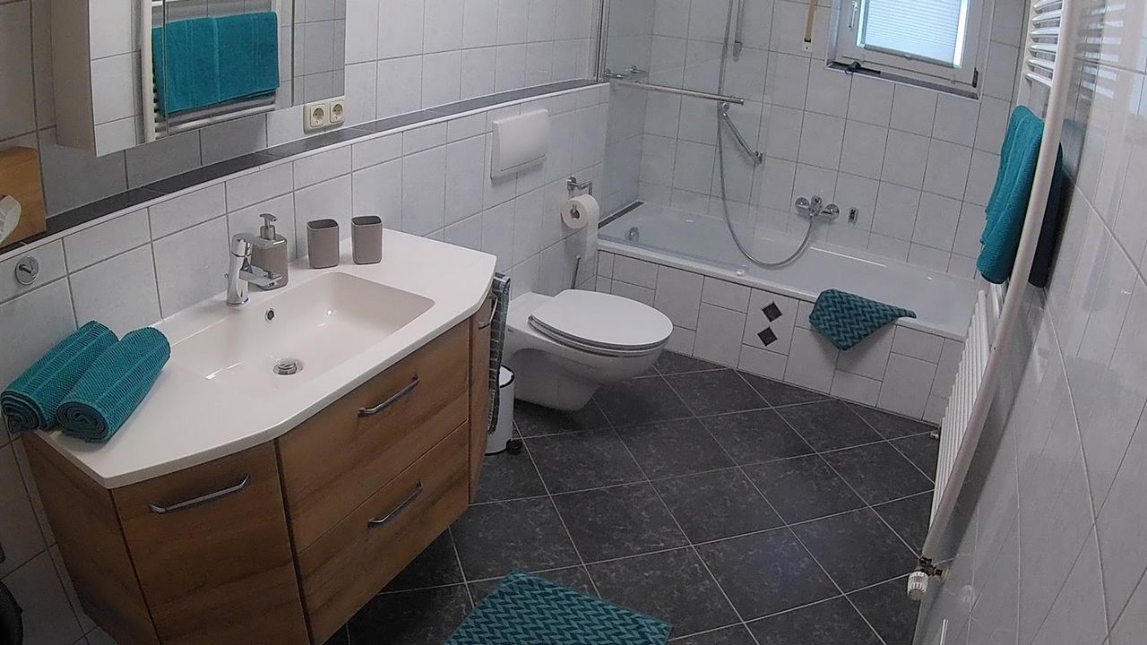 Bad mit Badewanne Bad mit Badewanne